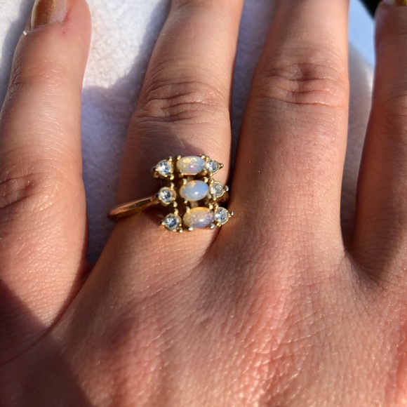 Avon vintage opal ring - Picture 1 of 3